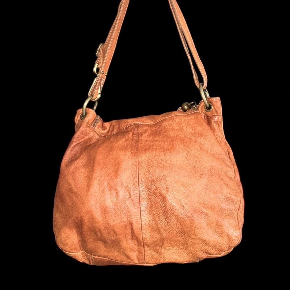 TUSCANY LEATHER soft leather shoulder bag‎ with tassel made in Italy